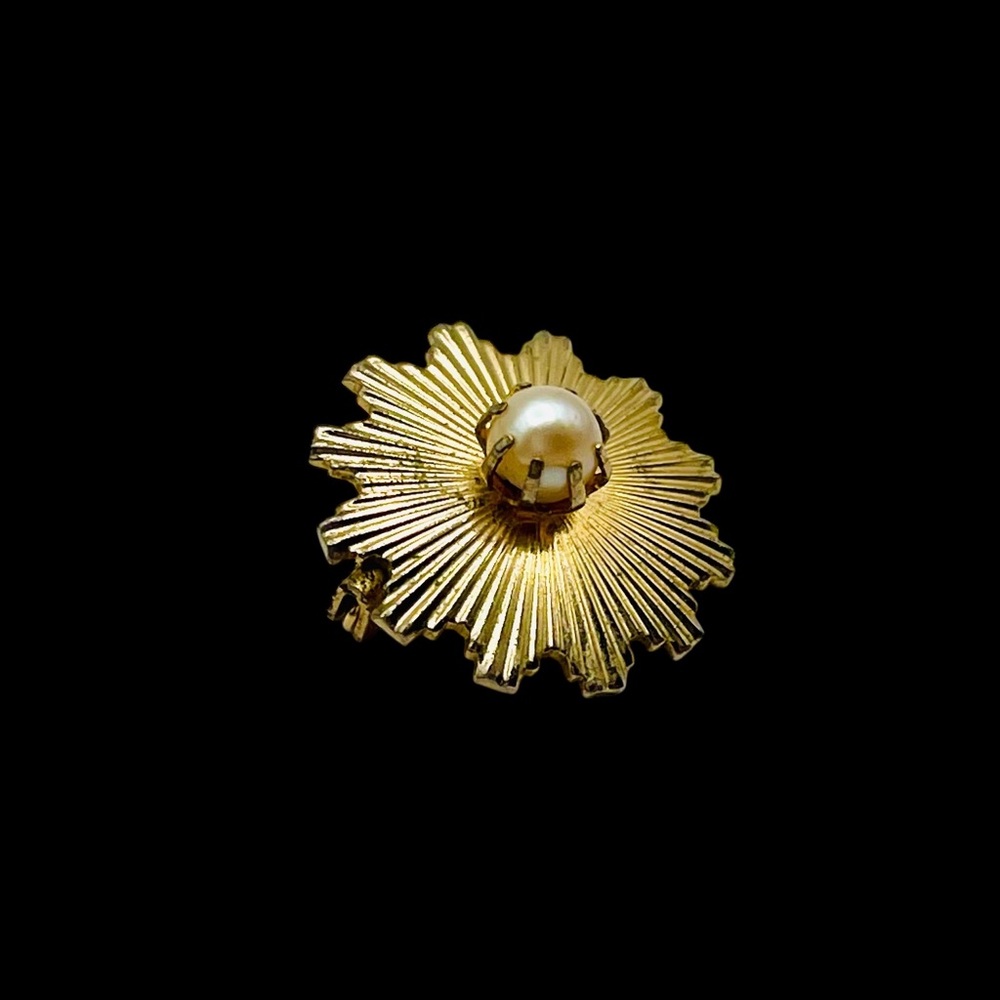 Darling Dainty Signed Coro Gold Tone Sunburst Brooch With Pearl Estate Pc - Picture 6 of 12